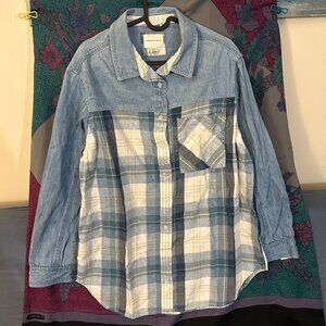 SOLD- american eagle plaid jean long sleeves blouse medium